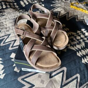 Eddie Bauer Driven Brown Sandals